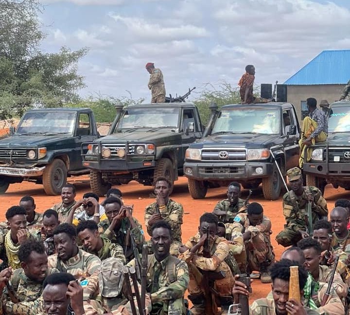 Ciidamada hawlgalka ka qayb qaadanaya.jpg